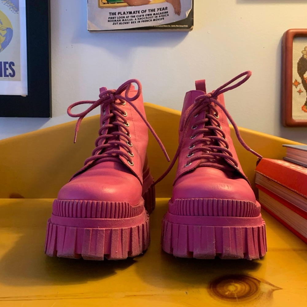 HOT PINK L’INTERVALLE BOOTS